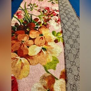 Gucci Blooms Wool Scarf